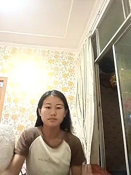 Snapshot of luy-xinh02 chatting on 09/18/25, 12:19 luy-xinh02 online show from 09/18/25, 12:19