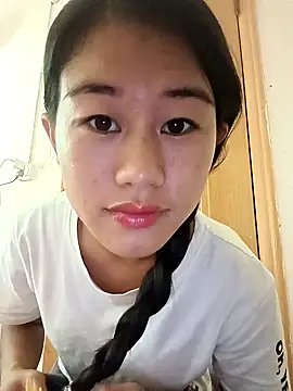 Snapshot of luy-xinh02 chatting on 10/07/25, 02:23 luy-xinh02 online show from 10/07/25, 02:23
