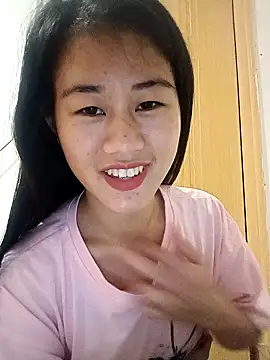 luy-xinh02 online show from 11/14/25, 02:21