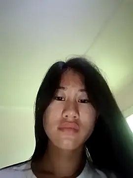 Snapshot of luy-xinh02 chatting on 09/20/25, 12:26 luy-xinh02 online show from 09/20/25, 12:26