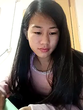 luy-xinh02 online show from 11/20/25, 12:50