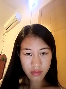 Snapshot of luy-xinh02 chatting on 09/27/25, 02:12 luy-xinh02 online show from 09/27/25, 02:12