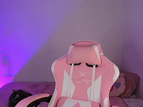 Snapshot of maddy_parker__ chatting on 01/09/26, 01:01 maddy parker online show from 01/09/26, 01:01