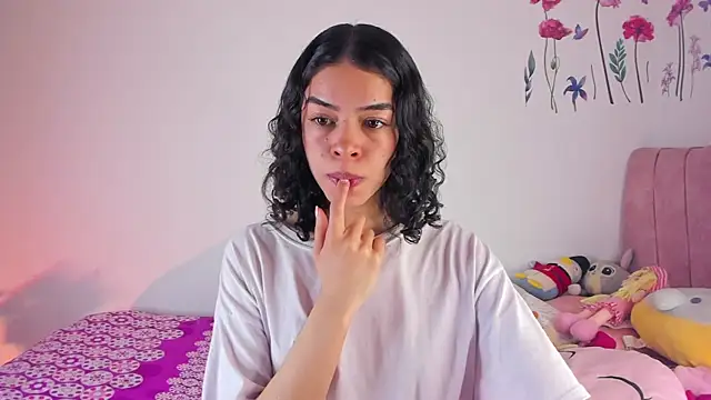 maddy parker   online show from 04/16/26, 08:42