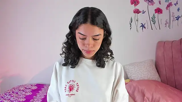 Snapshot of maddy_parker__ chatting on 04/11/26, 11:41 maddy parker online show from 04/11/26, 11:41