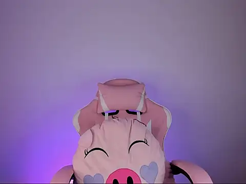 maddy parker   online show from 10/03/25, 07:59