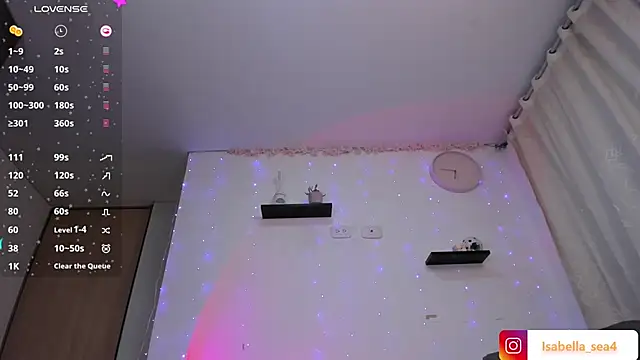 Snapshot of isabella_sea_ chatting on 10/27/25, 11:49 isabella sea  online show from 10/27/25, 11:49