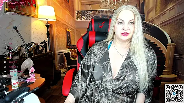 Nina Devillle online show from 05/21/26, 12:02