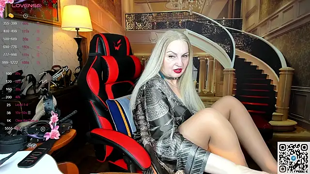 Nina Devillle online show from 04/04/26, 02:51