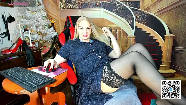 Snapshot of Nina_Devillle chatting on 01/14/26, 08:40 Nina Devillle online show from 01/14/26, 08:40