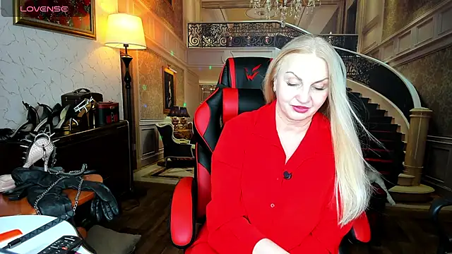 Snapshot of Nina_Devillle chatting on 02/17/26, 11:35 Nina Devillle online show from 02/17/26, 11:35