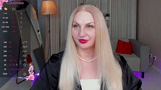 Nina Devillle online show from 10/15/25, 03:53