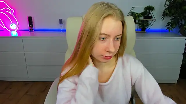 Alina Blonde online show from 01/19/26, 06:50