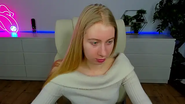 Alina Blonde online show from 02/15/26, 06:36