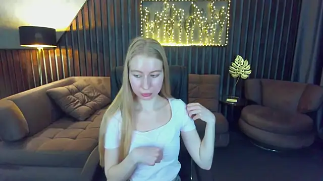 Alina Blonde online show from 05/21/26, 11:40