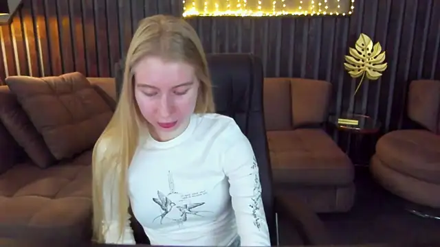 Alina Blonde online show from 03/26/26, 06:33