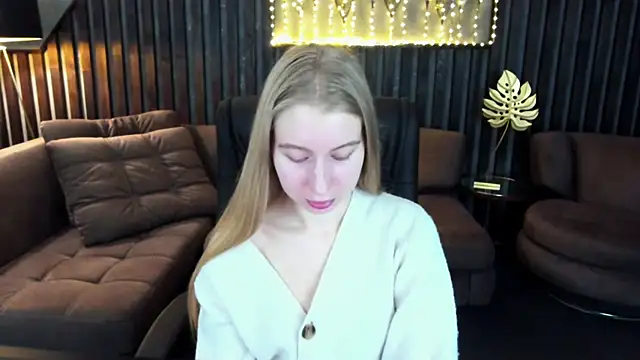 Alina Blonde online show from 03/29/26, 05:42