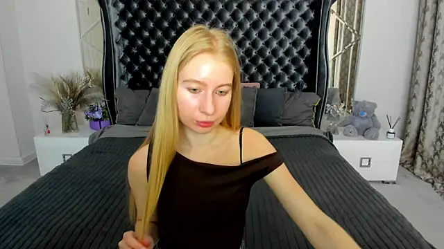 Alina Blonde online show from 05/28/26, 11:38
