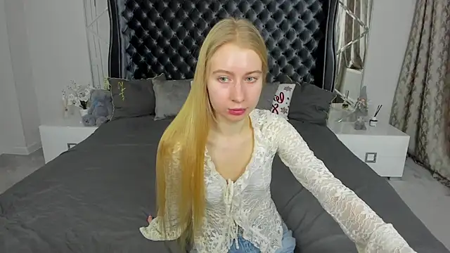 Alina Blonde online show from 03/11/26, 06:40