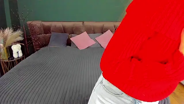 Snapshot of Alina_Blonde chatting on 11/09/25, 06:39 Alina Blonde online show from 11/09/25, 06:39