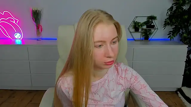 Alina Blonde online show from 03/08/26, 06:49