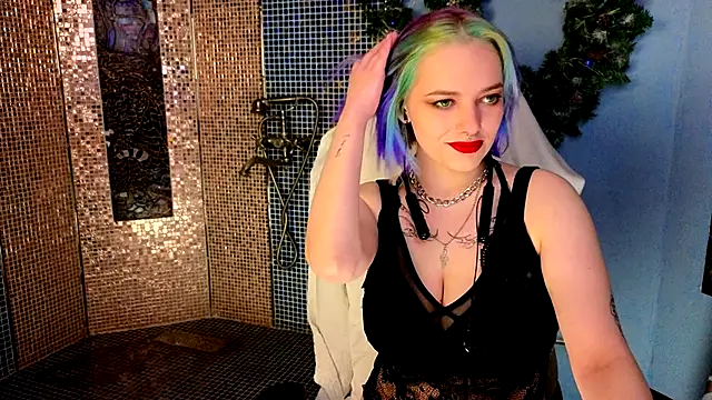 Eniferi online show from 12/21/25, 01:57