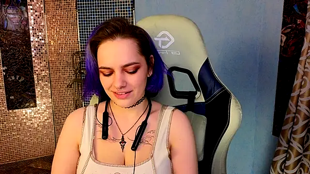 Eniferi online show from 11/30/25, 01:01