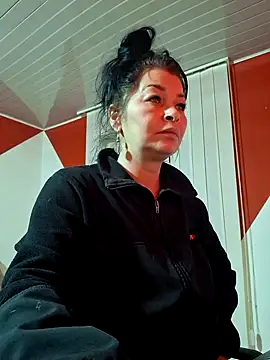 Soffy Skye online show from 11/13/25, 07:56