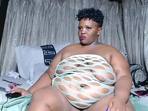 Snapshot of Bustyboobs02xx chatting on 11/04/25, 06:44 Bustyboobs02xx online show from 11/04/25, 06:44