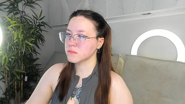 Krysadapp online show from 06/22/26, 12:05