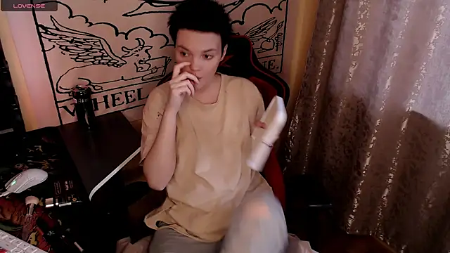 KrisNeal online show from 04/28/26, 09:24