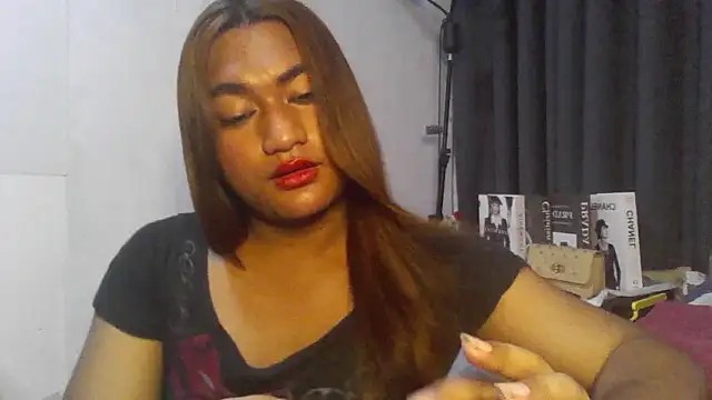 Elysia Fox online show from 05/17/26, 06:57