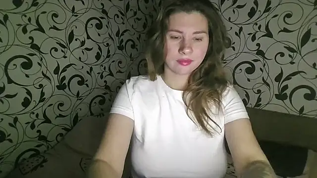 YourEmilie online show from 11/29/25, 04:07