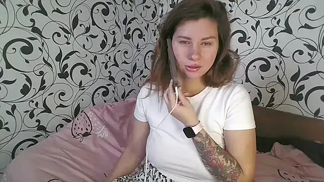 YourEmilie online show from 10/29/25, 10:03