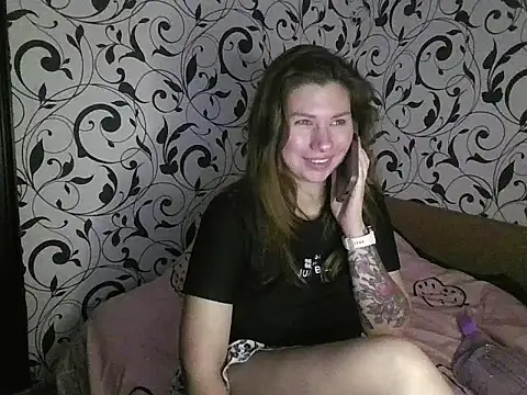 YourEmilie online show from 10/31/25, 05:42