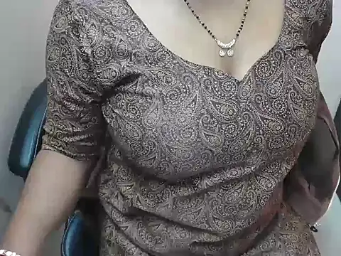 bold naina online show from 12/18/25, 04:17