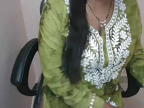 bold naina online show from 10/19/25, 04:04