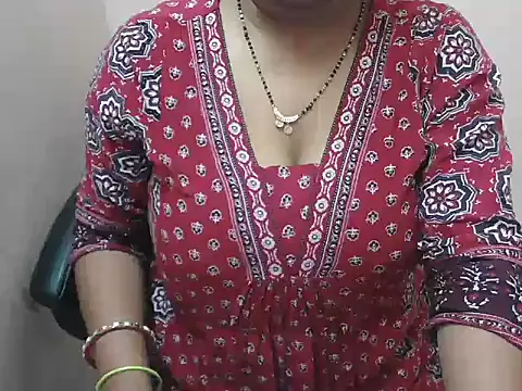 bold naina online show from 11/28/25, 04:01