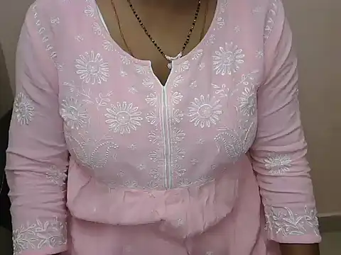 bold naina online show from 11/08/25, 03:43