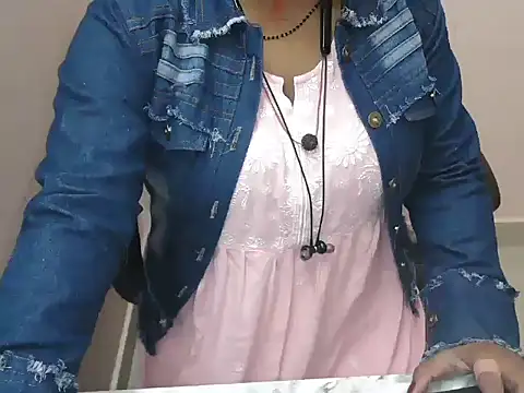 bold naina online show from 11/21/25, 03:49