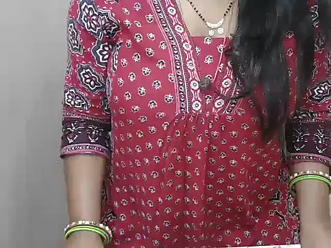 bold naina online show from 11/07/25, 03:44