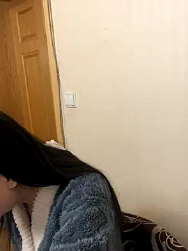 xiuchun100 online show from 11/17/25, 11:14