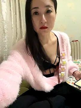 xiuchun100 online show from 10/15/25, 12:13