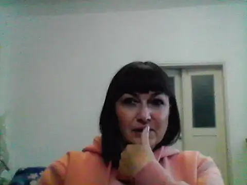 Snapshot of MariannaLove759 chatting on 10/14/25, 05:30 MariannaLove759 online show from 10/14/25, 05:30
