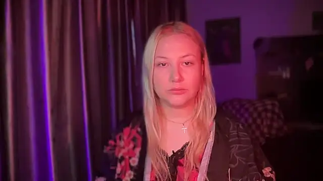 BikiHellena online show from 12/16/25, 05:22