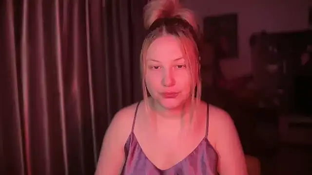 BikiHellena online show from 06/06/26, 02:28