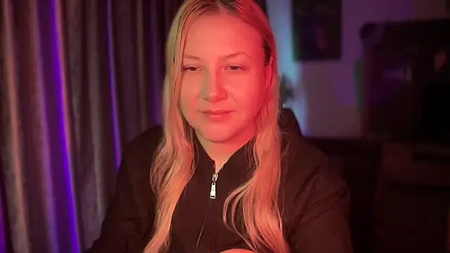 BikiHellena online show from 11/16/25, 10:53