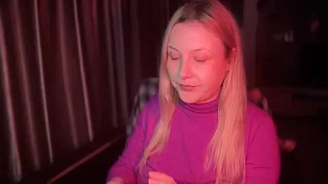 BikiHellena online show from 11/26/25, 07:03