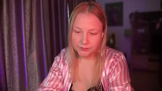 BikiHellena online show from 04/07/26, 08:27