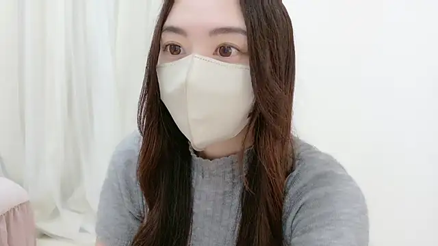 Mia land  online show from 10/13/25, 01:23